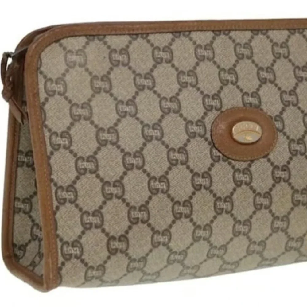 Gucci Supreme Plus Vintage Toiletry Pouch - Picture 5 of 12